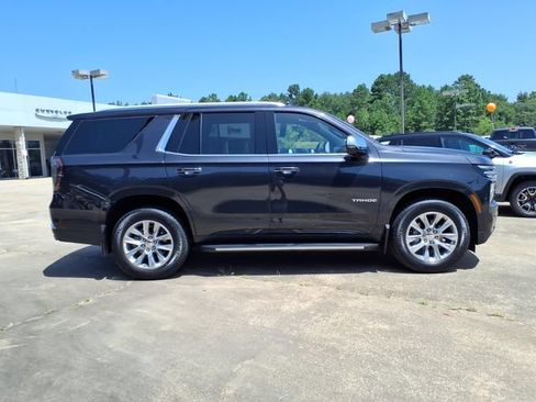 Used 2025 Chevrolet Tahoe Premier AWD/4WD image 2