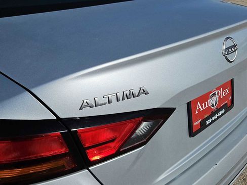 Used 2023 Nissan Altima 2.5 SV image 11