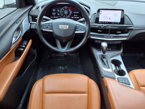 Used 2022 Cadillac CT4 Premium Luxury RWD image 2