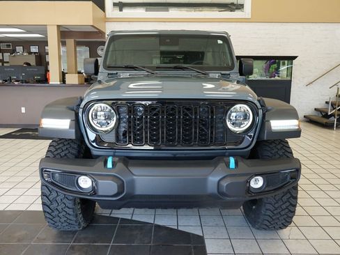 Used 2024 Jeep Wrangler Unlimited AWD/4WD image 18
