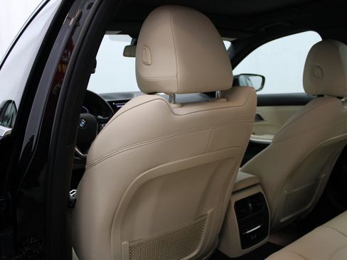 Used 2021 BMW 330i Sedan w/ Convenience Package image 23