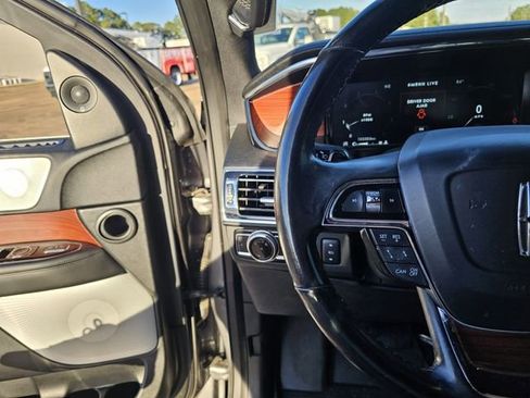 Used 2021 Lincoln Navigator Reserve w/ Luxury Package image 25