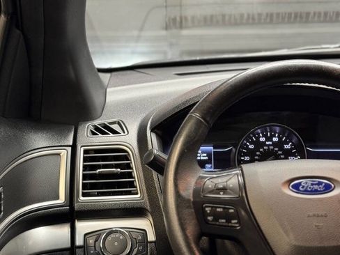 Used 2017 Ford Explorer XLT w/ Equipment Group 201A image 17