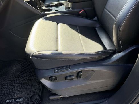 Used 2021 Volkswagen Atlas SEL image 17
