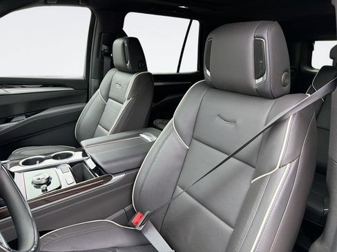 Certified 2026 Cadillac Escalade Luxury RWD image 23
