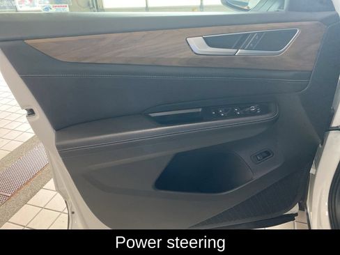Used 2025 Volkswagen Atlas SE AWD/4WD image 10