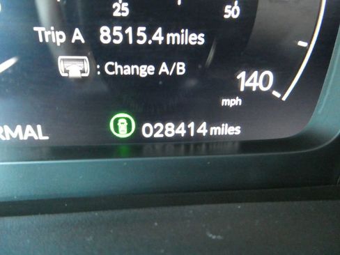 Used 2025 Honda Pilot Black Edition image 40