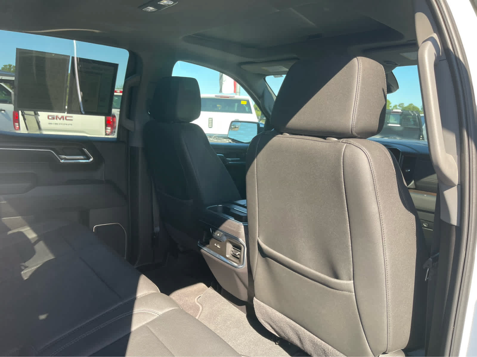 Used 2024 GMC Sierra 1500 SLT w/ SLT Premium Package AWD/4WD image 24