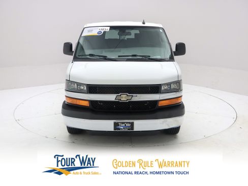 Used 2016 Chevrolet Express 3500 LT w/ LT Preferred Equipment Group RWD image 9