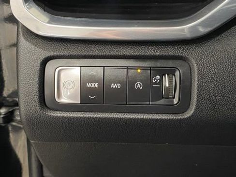 Used 2024 GMC Acadia Elevation image 32