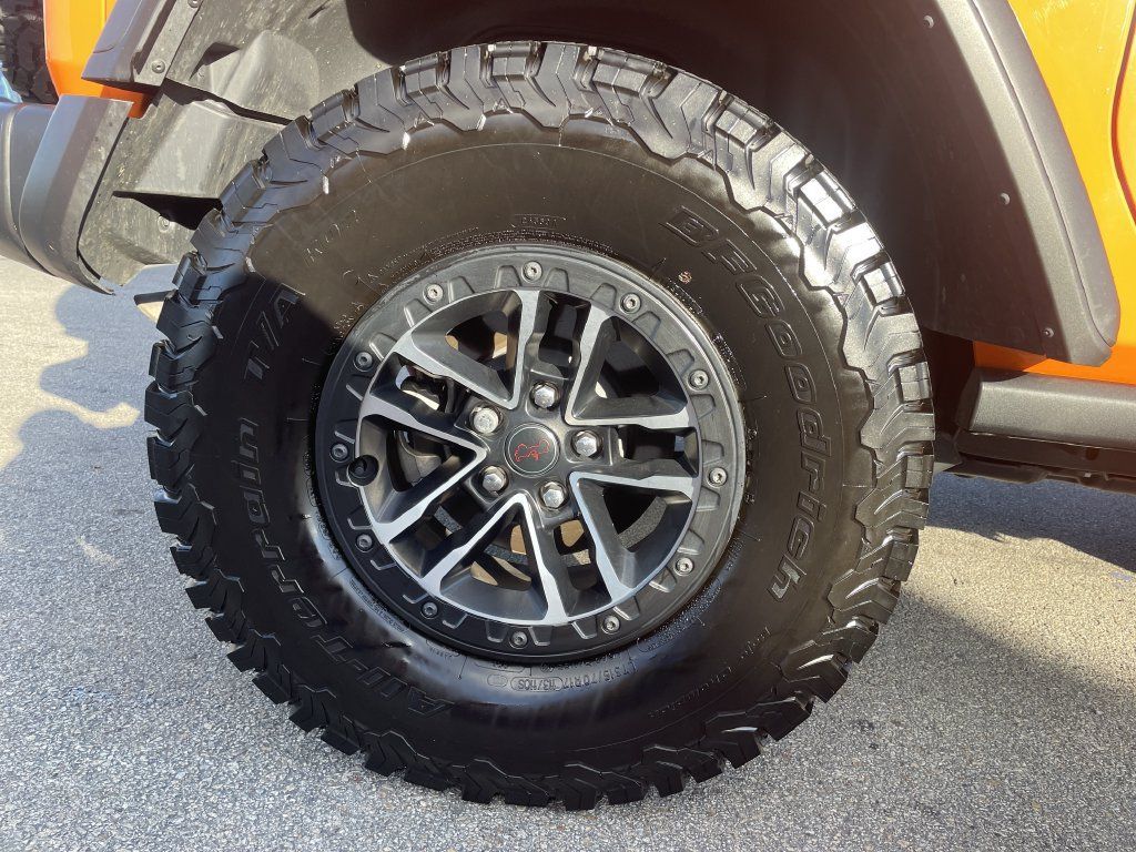 Used 2025 Jeep Wrangler Rubicon w/ Xtreme 35 Tire Package AWD/4WD image 12