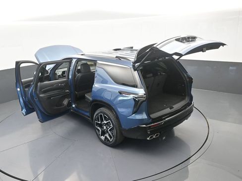 Used 2025 Chevrolet Traverse High Country FWD image 78