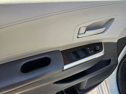 Used 2021 Toyota Sienna LE FWD image 19