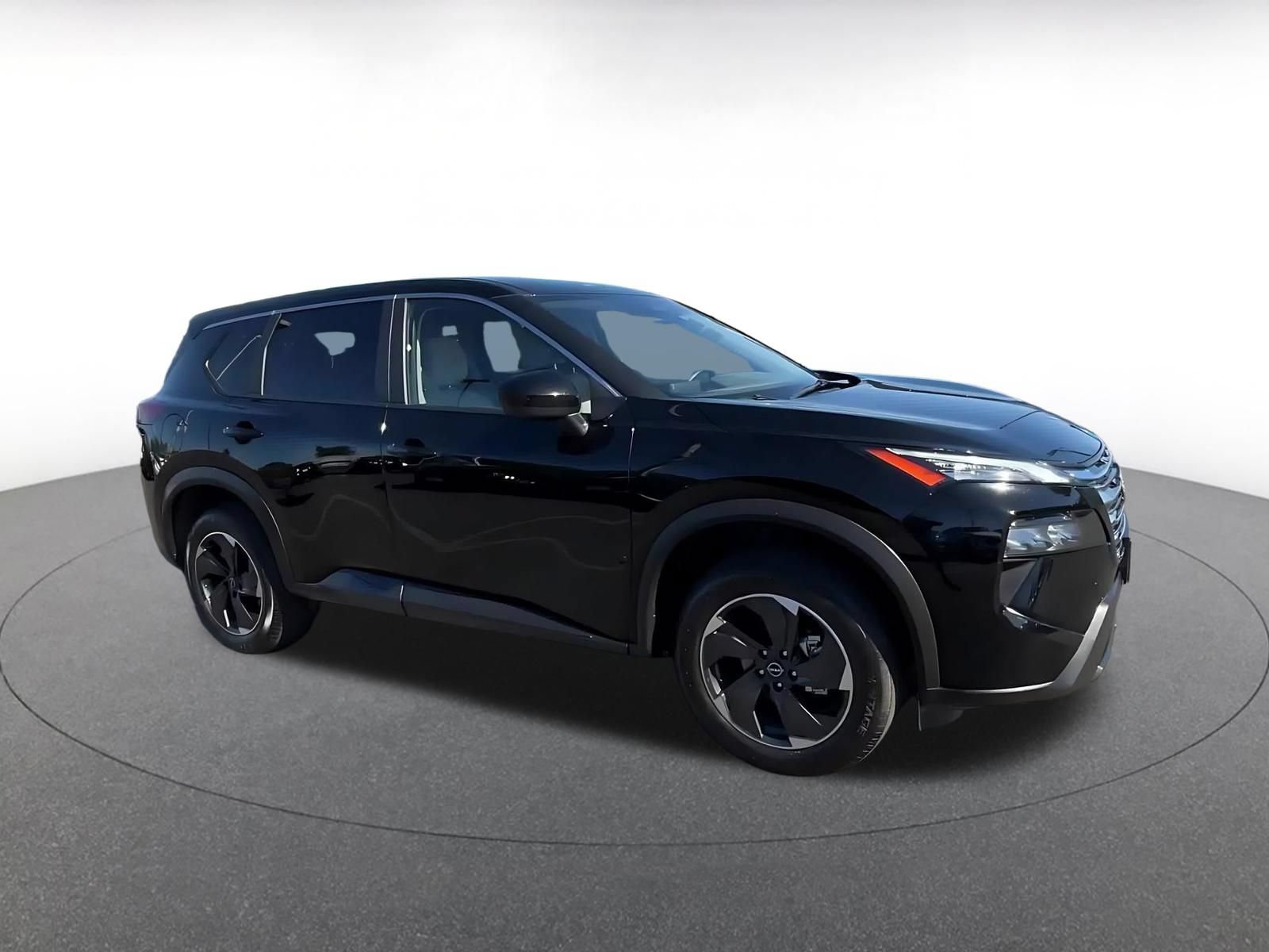 Used 2025 Nissan Rogue SV FWD image 2