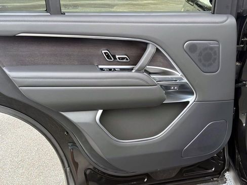 New 2026 Land Rover Range Rover Long Wheelbase SE AWD/4WD image 11