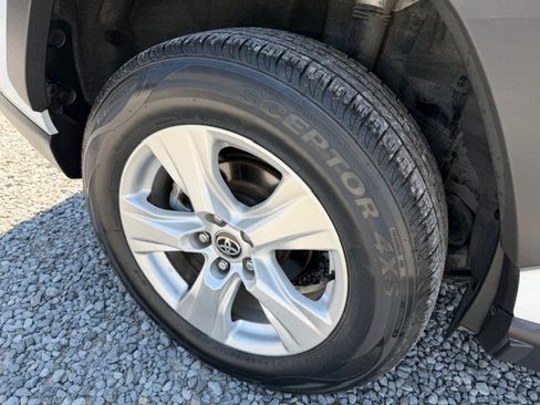 Used 2021 Toyota RAV4 XLE image 13