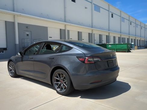 Used 2022 Tesla Model 3 Standard Range RWD image 7