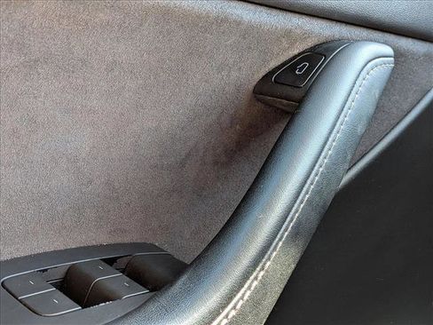 Used 2022 Tesla Model Y Long Range image 4