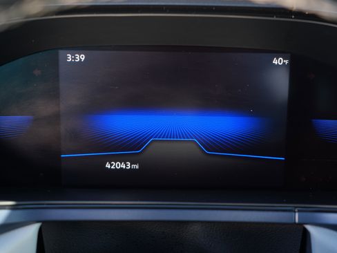 Used 2023 Volkswagen Taos SE image 32