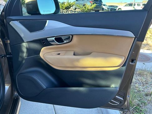 Used 2016 Volvo XC90 T6 Momentum AWD/4WD image 30