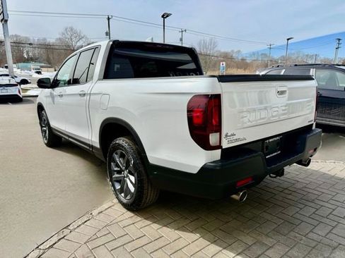 Used 2025 Honda Ridgeline Sport image 8