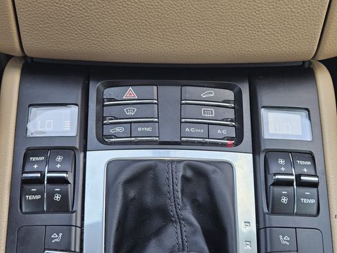 Used 2018 Porsche Macan image 19