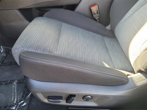 Used 2023 Nissan Rogue SV image 17