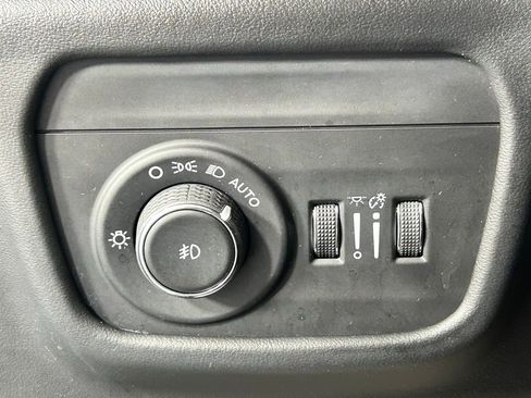 Used 2021 Jeep Grand Cherokee L Summit image 36