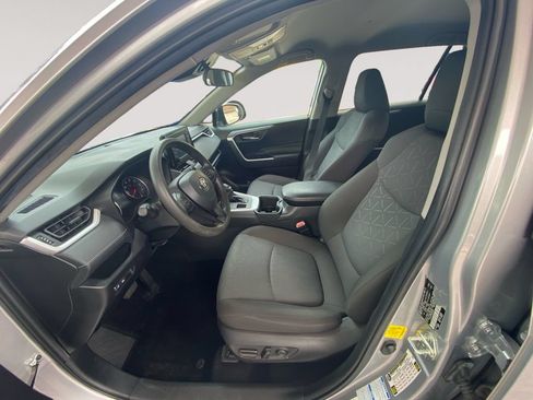 Used 2022 Toyota RAV4 XLE AWD/4WD image 9