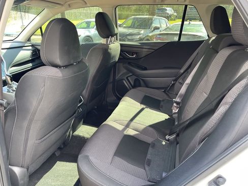 Used 2023 Subaru Outback Premium image 9