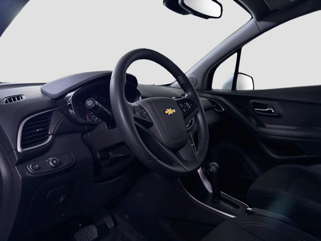 Used 2020 Chevrolet Trax LS w/ Tint and Cruise Package FWD image 10