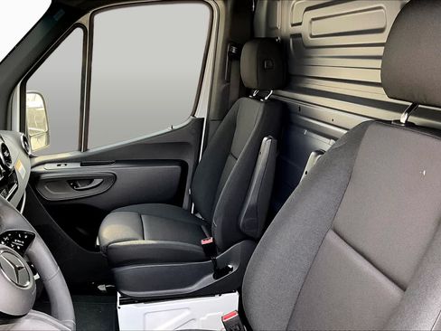 New 2025 Mercedes-Benz Sprinter 2500 image 17