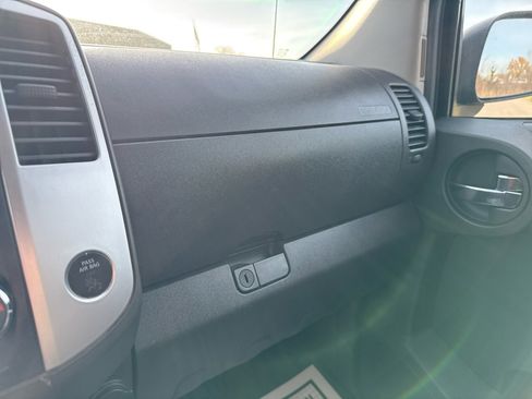 Used 2015 Nissan Xterra PRO-4X image 15