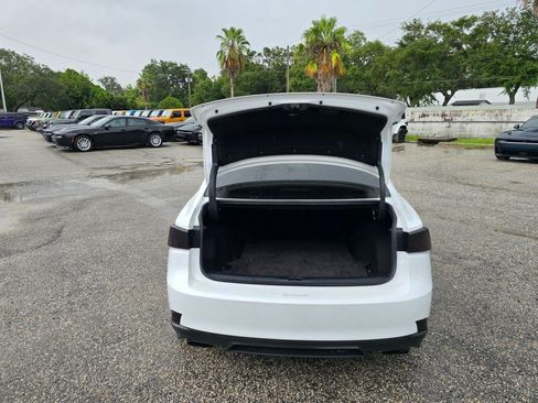 Used 2017 Lexus IS 200t RWD image 39