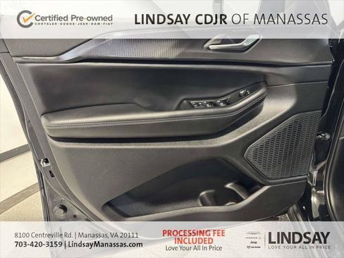 Certified 2025 Jeep Grand Cherokee Altitude AWD/4WD image 18