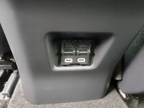 Used 2023 Toyota RAV4 XLE image 12