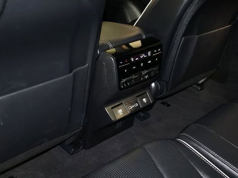 Used 2023 Acura MDX SH-AWD w/ Advance Package image 16