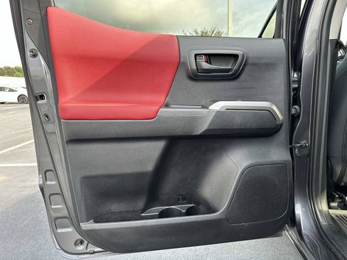 Used 2023 Toyota Tacoma SR5 w/ SR5 Appearance Package RWD image 13