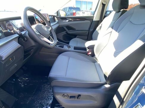 New 2026 Volkswagen Tiguan SE AWD/4WD image 15