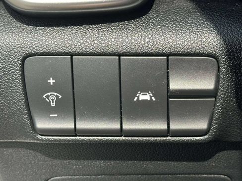 Used 2021 Kia Sportage LX AWD/4WD image 16