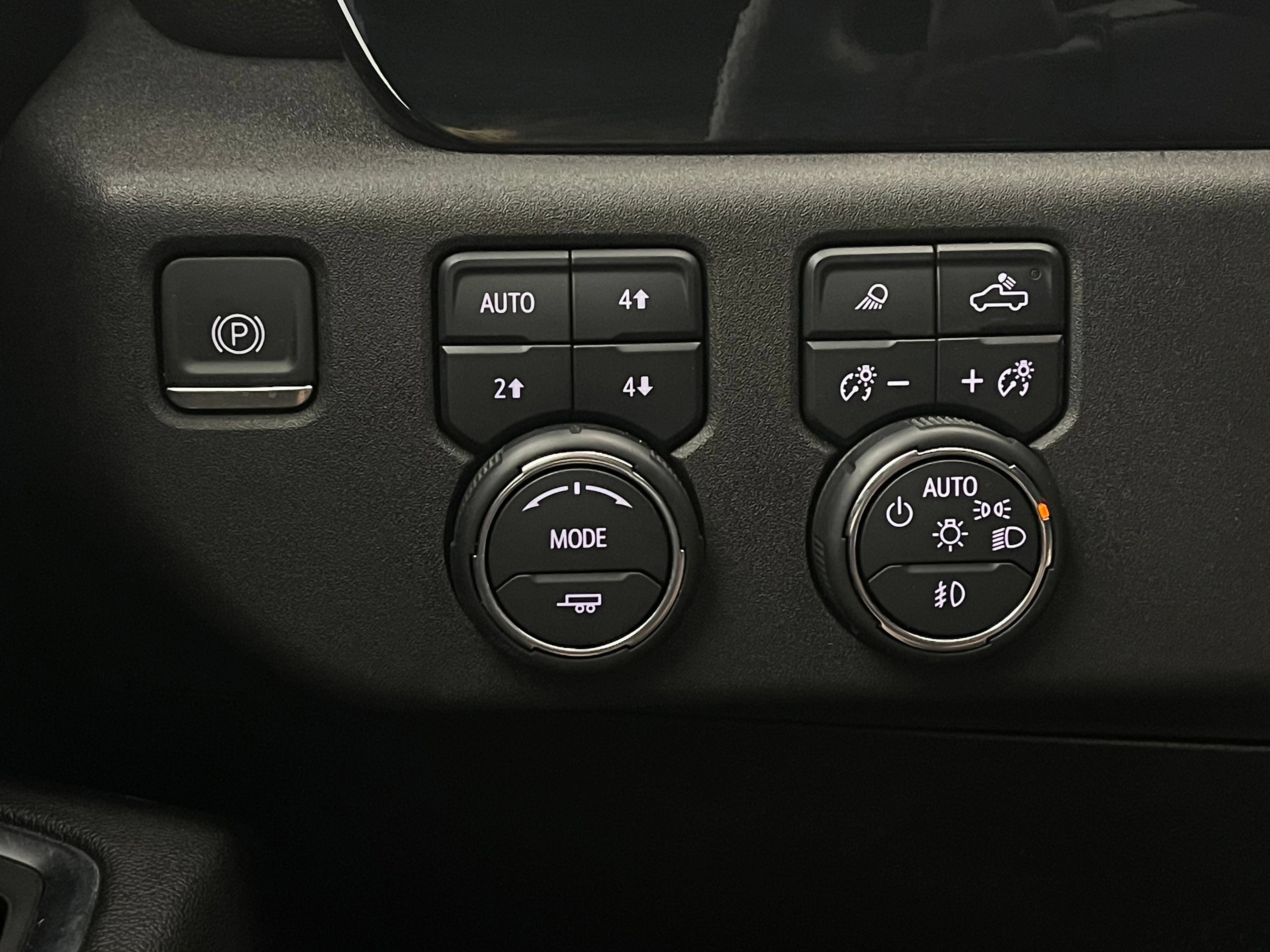 Used 2023 Chevrolet Silverado 1500 LTZ AWD/4WD image 21