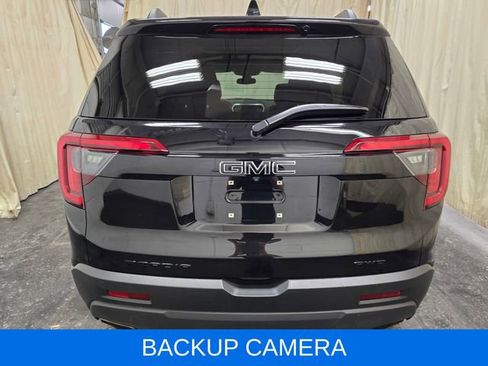Used 2023 GMC Acadia SLT w/ Elevation Edition image 8