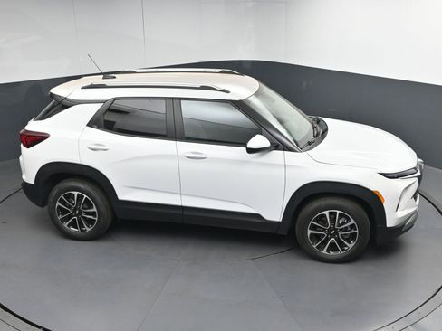 Used 2025 Chevrolet TrailBlazer LT image 30