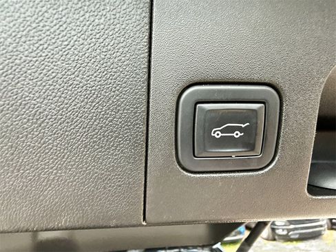 Used 2023 Cadillac XT5 Premium Luxury image 31