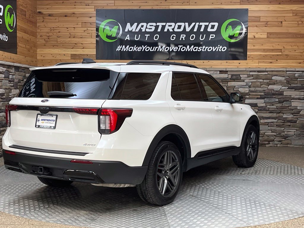 Used 2025 Ford Explorer ST-Line w/ Premium Package AWD/4WD image 13