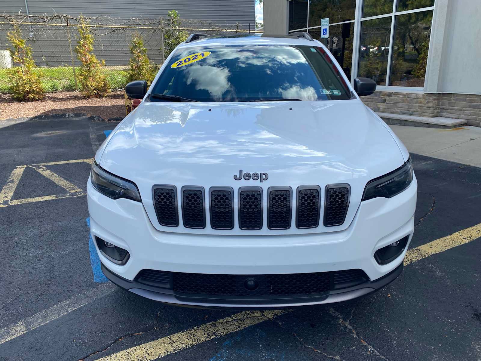 Used 2021 Jeep Cherokee Latitude Lux 80th Anniv w/ Quick Order Package 26U 80TH AWD/4WD image 12