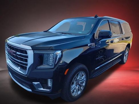 Certified 2021 GMC Yukon XL SLT w/ SLT Premium Package AWD/4WD image 3