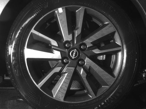 Used 2025 Nissan Versa SV FWD image 13