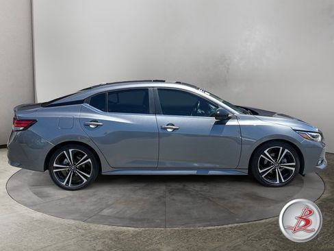 Used 2023 Nissan Sentra SR w/ SR Premium Package FWD image 8