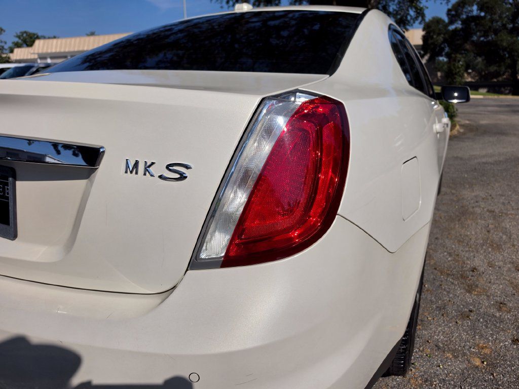Used 2009 Lincoln MKS FWD image 11